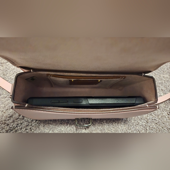 Coach Studio 19 - Picture 14 of 16